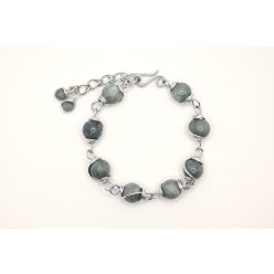   Zöld achát ásvány karkötő, ezüst színű alumínium huzallal