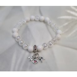   Mom karkötő. Mom betűs, strasszos karkötő, anyukáknak és nagymamáknak. Fehér jáde, roppantott aurakvarc, roppantott hegyikristály, 8mm-es ásványgyöngyök. Mindez gumidamilra fűzve. 