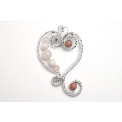   Szív ásványmedál, rodokrozit, rózsa opál, rózsakvarc ásvány (4-6-8mm) és ezüst színű alumíniumhuzallal